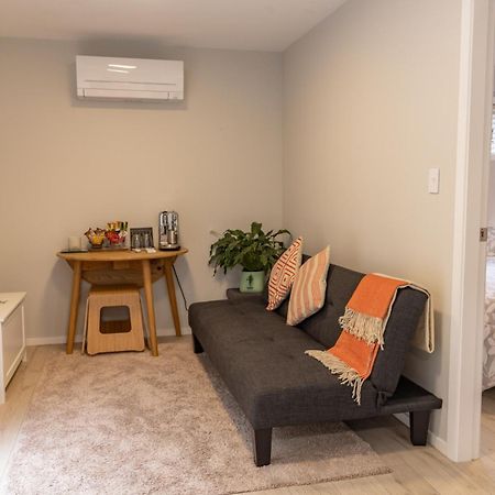 Back Garden Flat With Free On Street Parking And Fiber Wifi - 15 Mins To Ferry, Stadium, Cbd Wellington Exterior photo