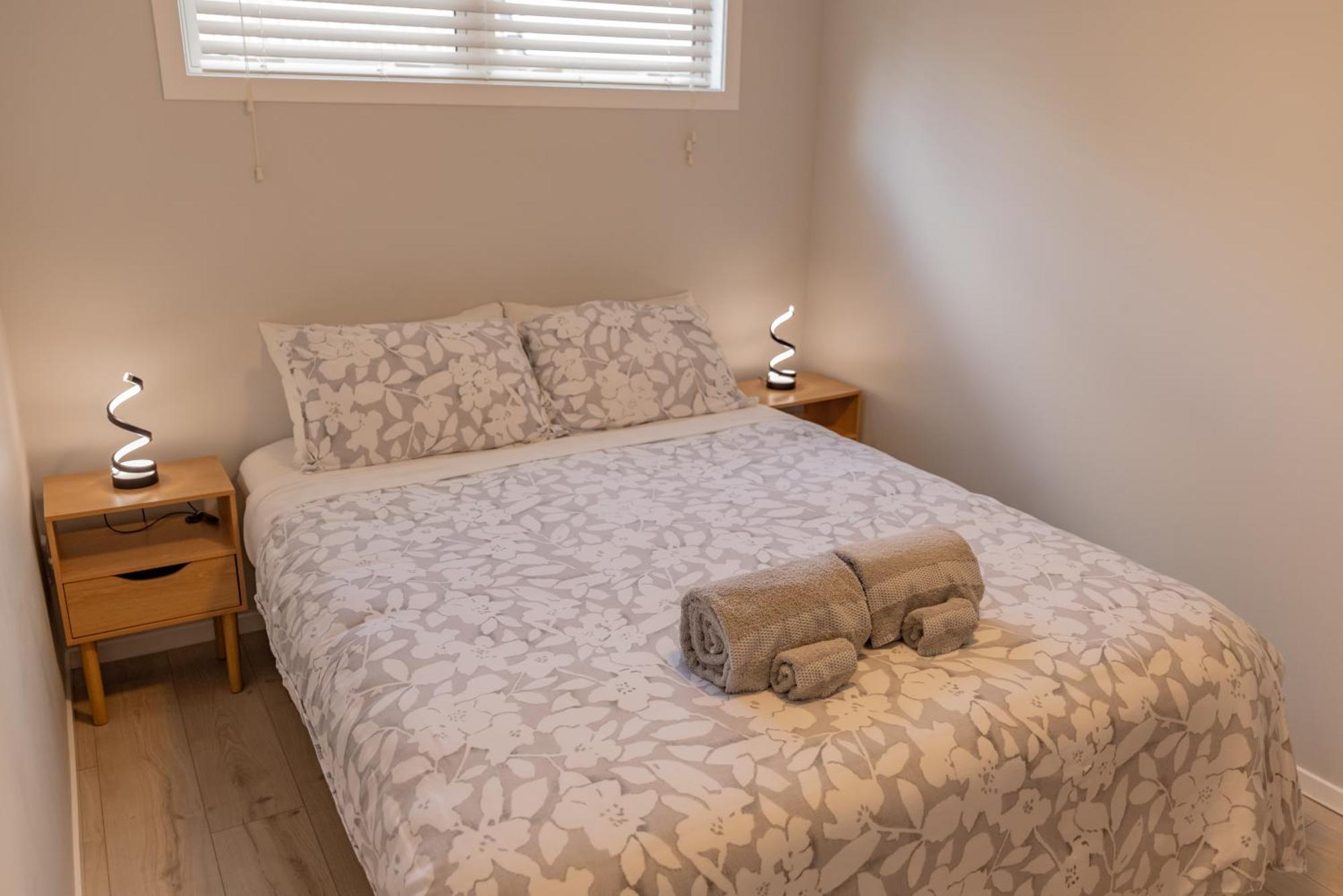 Back Garden Flat With Free On Street Parking And Fiber Wifi - 15 Mins To Ferry, Stadium, Cbd Wellington Exterior photo