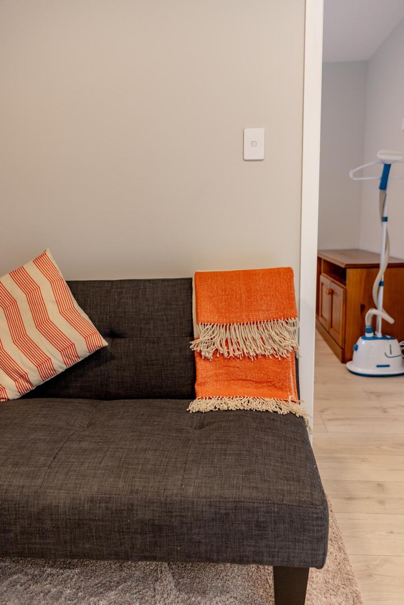 Back Garden Flat With Free On Street Parking And Fiber Wifi - 15 Mins To Ferry, Stadium, Cbd Wellington Exterior photo