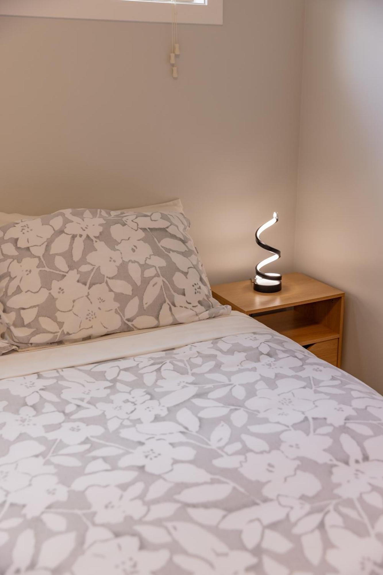 Back Garden Flat With Free On Street Parking And Fiber Wifi - 15 Mins To Ferry, Stadium, Cbd Wellington Exterior photo