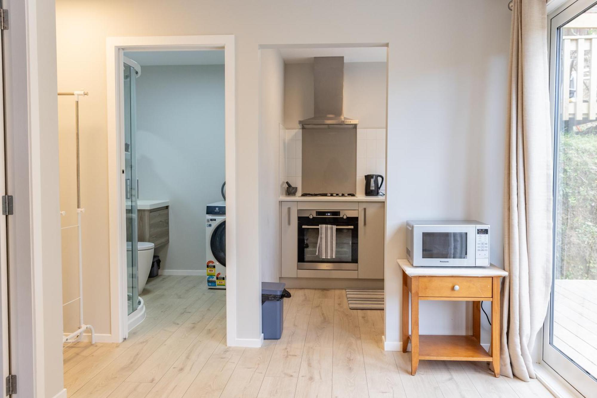 Back Garden Flat With Free On Street Parking And Fiber Wifi - 15 Mins To Ferry, Stadium, Cbd Wellington Exterior photo