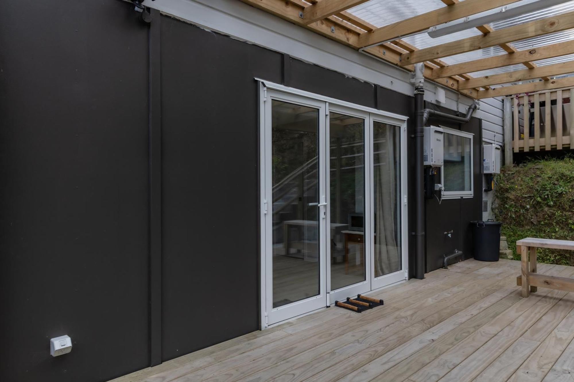 Back Garden Flat With Free On Street Parking And Fiber Wifi - 15 Mins To Ferry, Stadium, Cbd Wellington Exterior photo